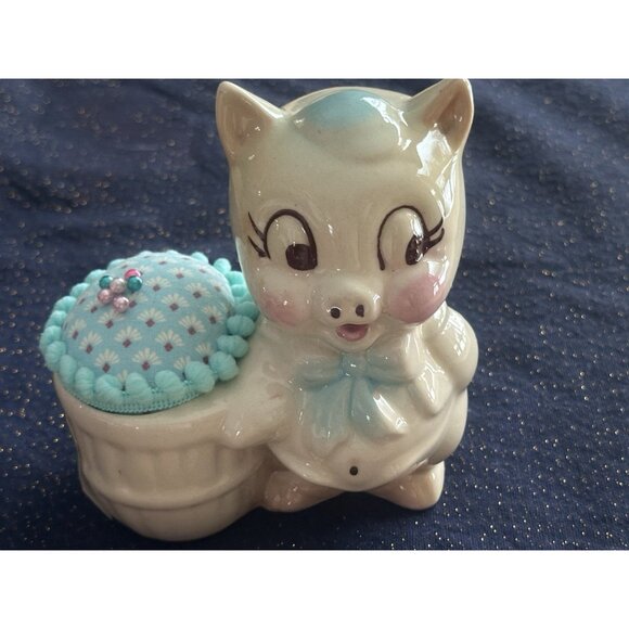 Shawnee Pottery Pig Pin Cushion Basket circa 1950s Sewing Tool Embroidery Quilt - Picture 2 of 6